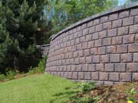 AB Fieldstone Retaining Wall: Cascade Facing Series