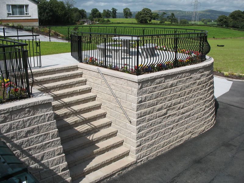 Retaining Wall - Stairs