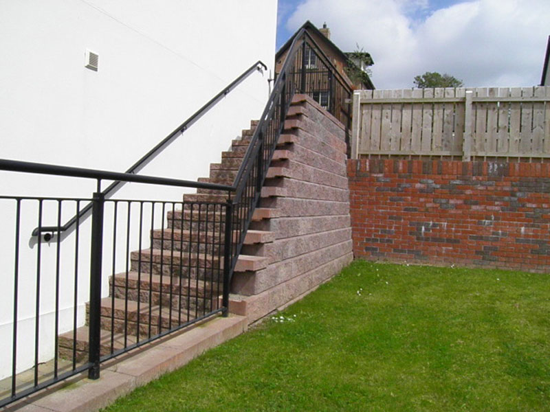 Retaining Wall - Stairs